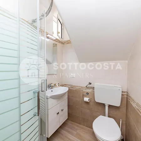 게스트하우스 Lory's House 3*