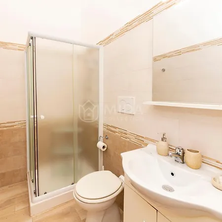 Pensjonat Lory's House 4*